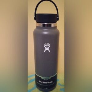 Hydro Flask 40oz Widemouth Bottle ~ Stone